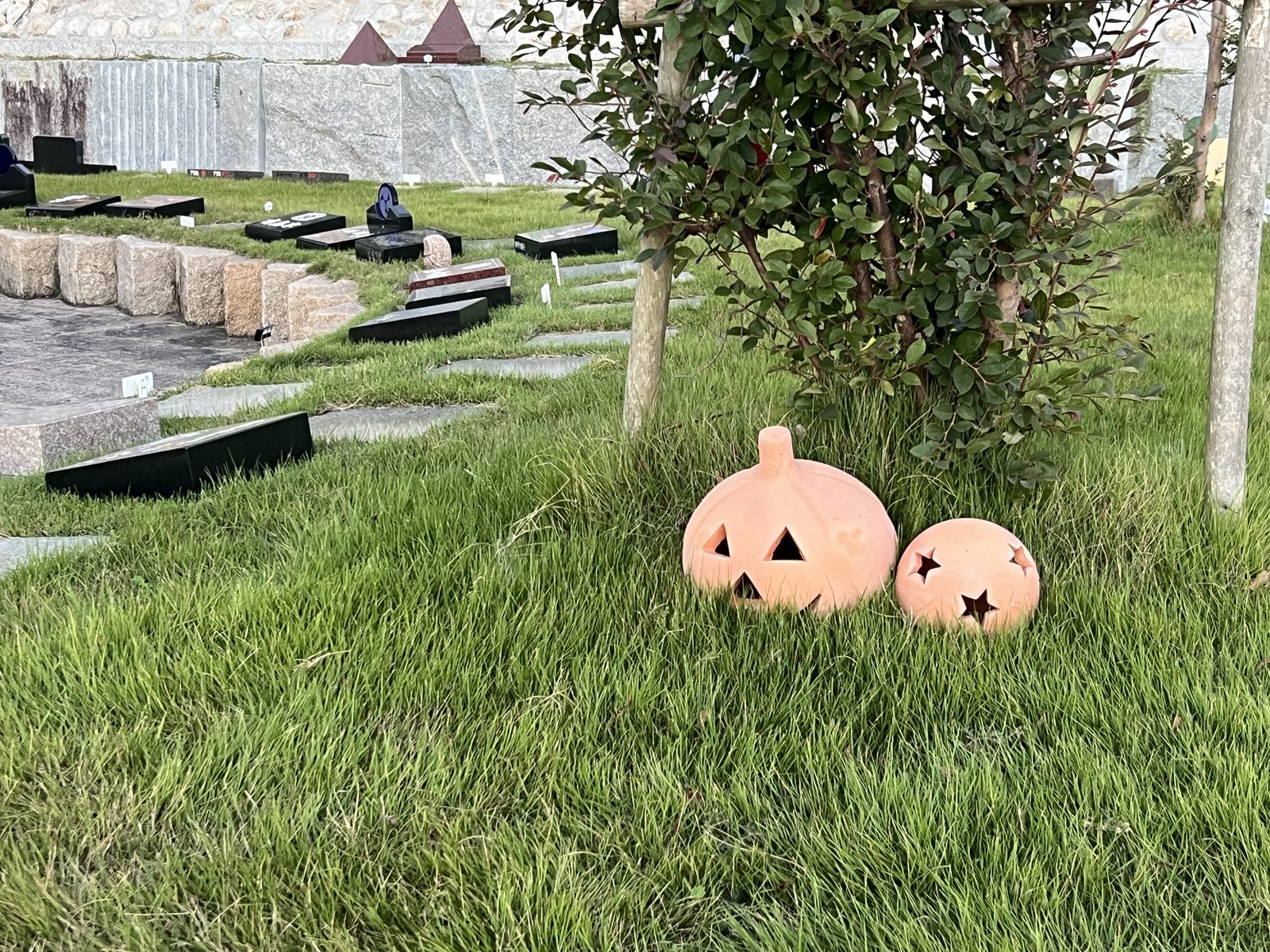 大将山霊苑 庭園 かぼちゃオブジェ